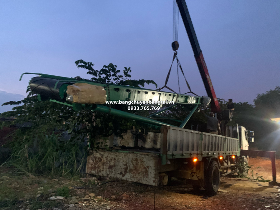 vận chuyen bang tai 12m di ban giao