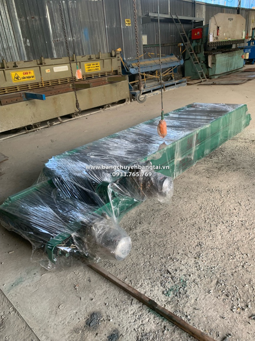 đóng gói 02 bang tai truoc khi bàn giao