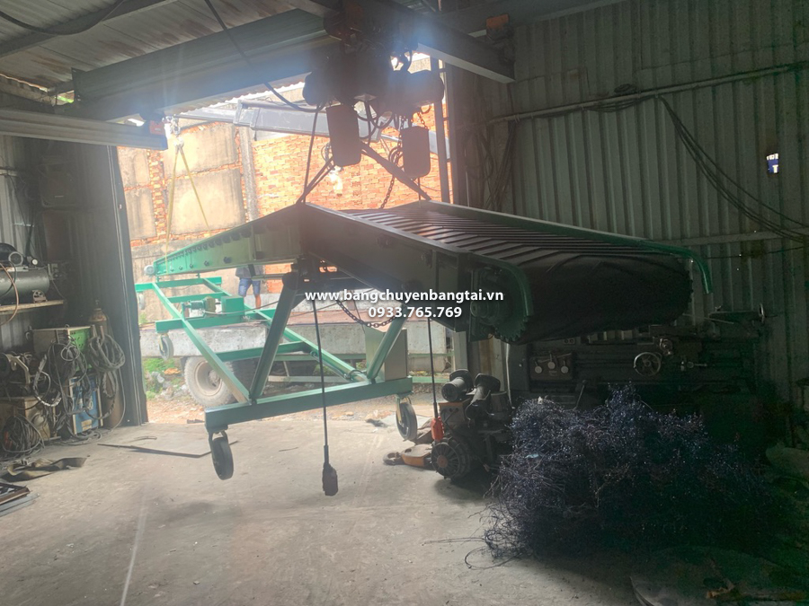 dua bang tai len xe cẩu