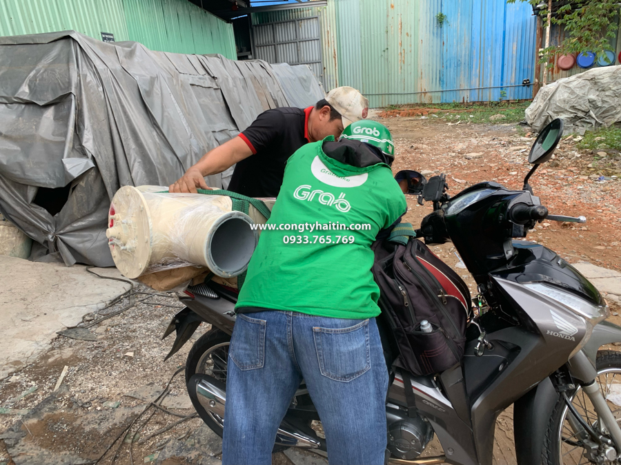 đua van xa len xe di ban giao