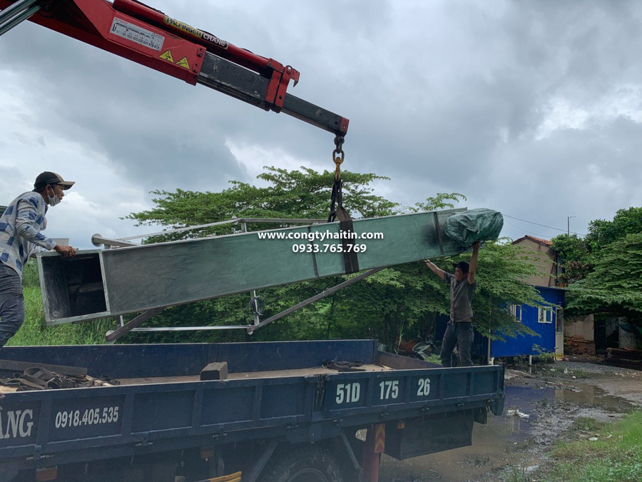 vit tai mang da len xe de di ban giao