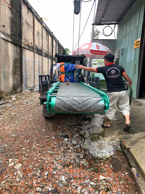 bỏ bang tai len xe 