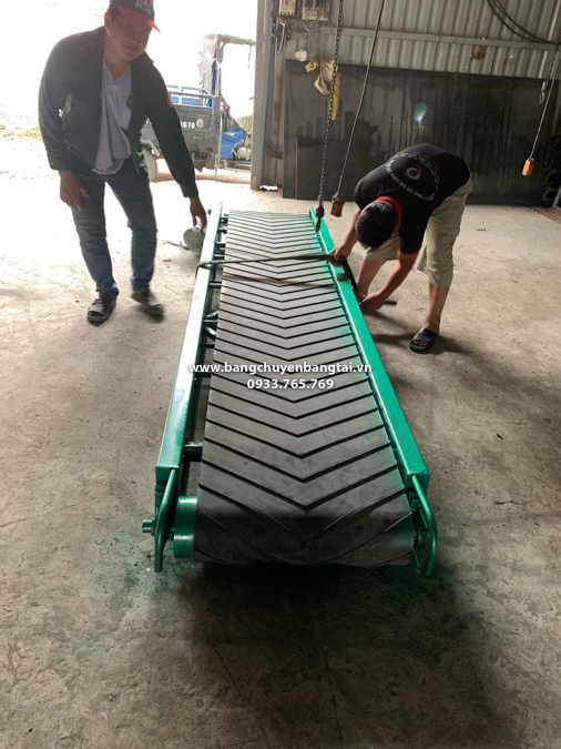 chuan bi ban gaio bang tai len xe