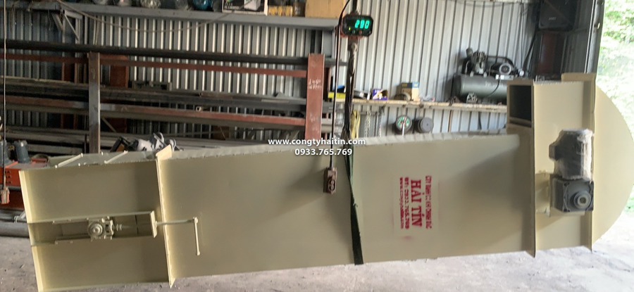 chuẩn bị bàn giao gầu tải 01 ống