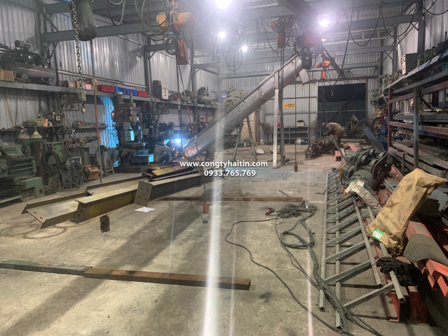 dang thi cong vit tai mang inox