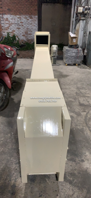 mặt ngang của gầu tải