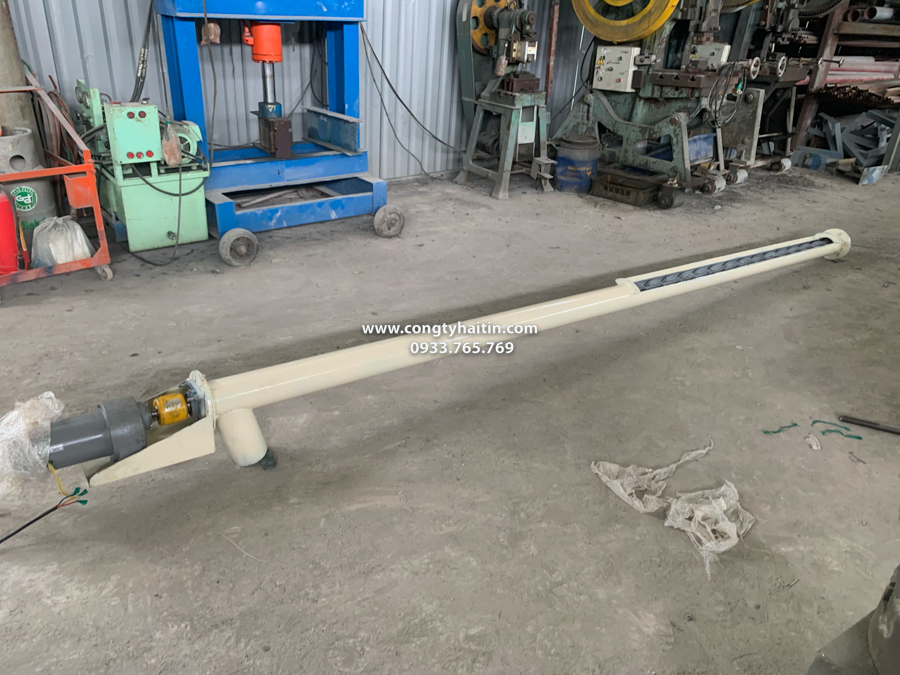 đã thi công hoàn thiện vít tải trấu