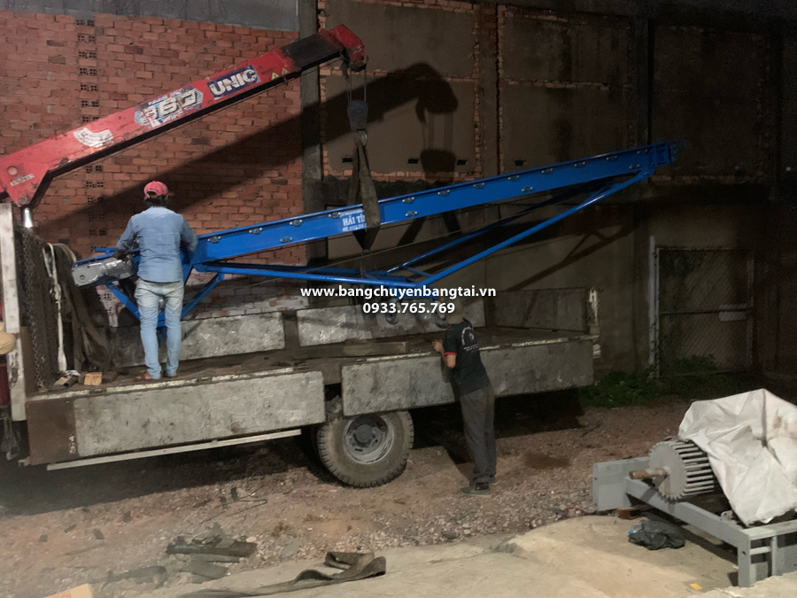 chuẩn bi đi bàn giao bang tai