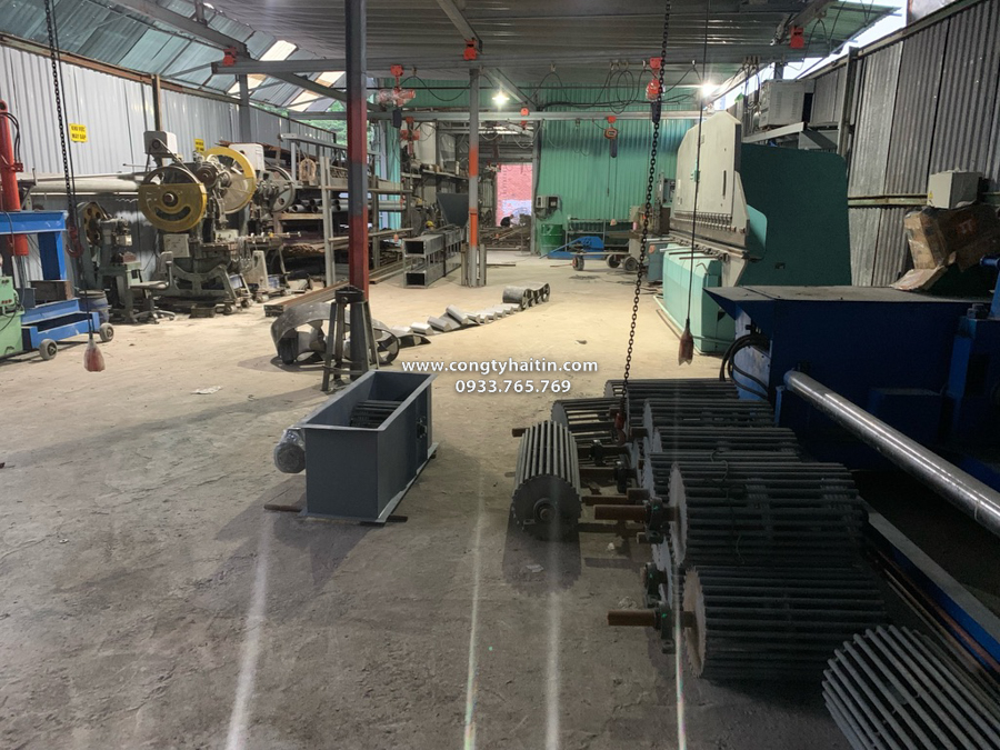 thi công gầu tải trâu