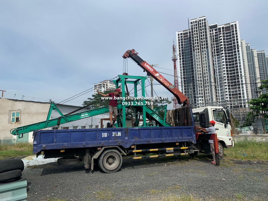 vận chuyển băng tải  tới nơi bàn giao cho khách
