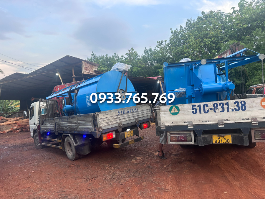 đi ban giao 02 bon tron thuc an