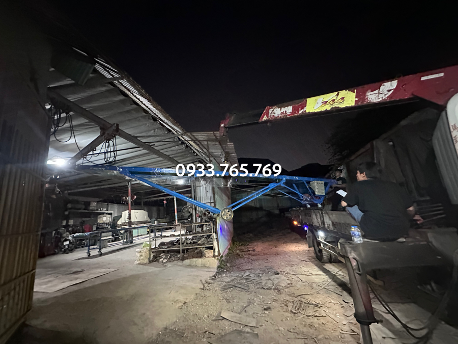 dua bang tai pvc len xe di ban giao