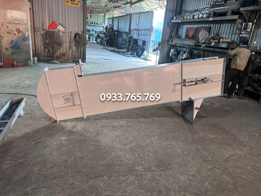 thi cong hoan thien gau tai