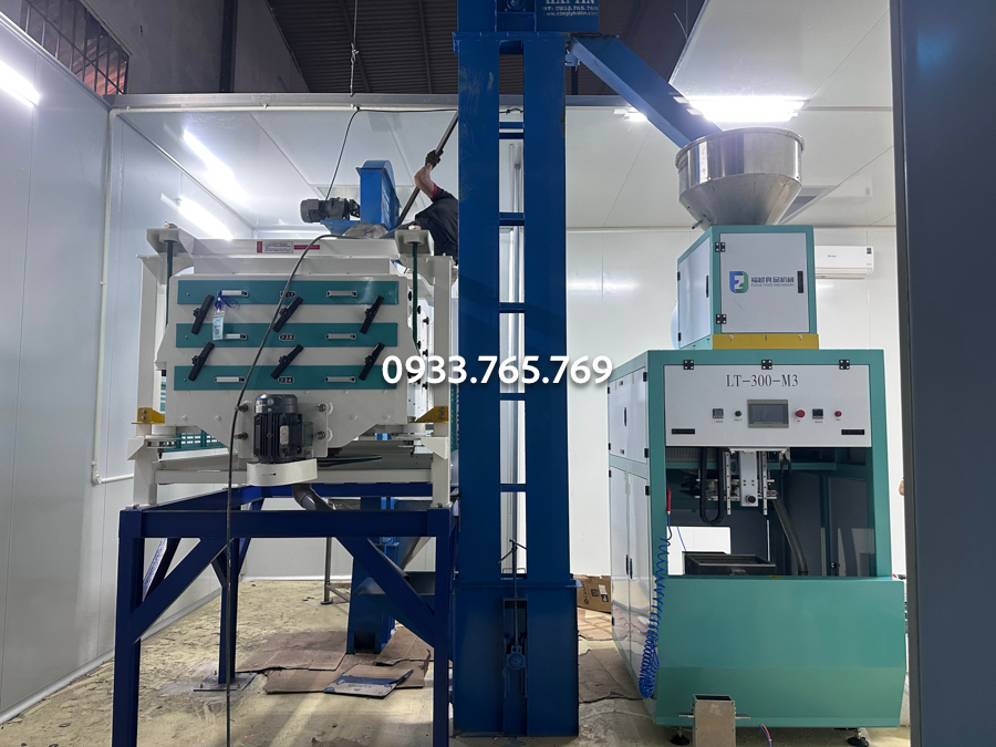 lap dat gau tai cho may hut chan khong