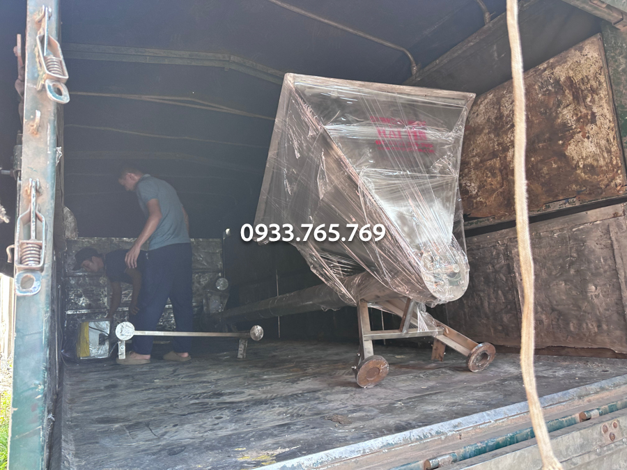 len cuong ban gjao vit tai ong inox