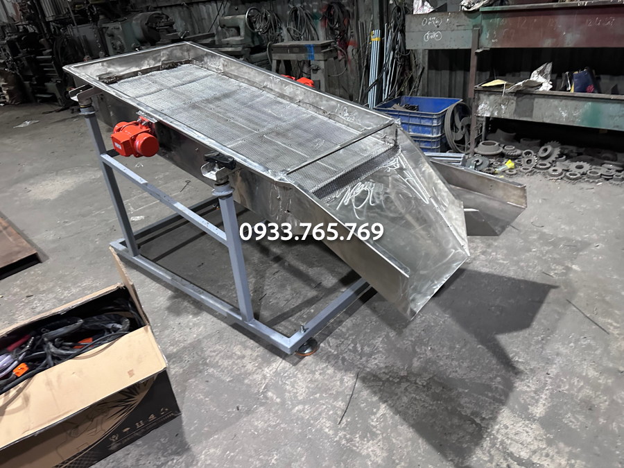 mat luoi sang rung inox