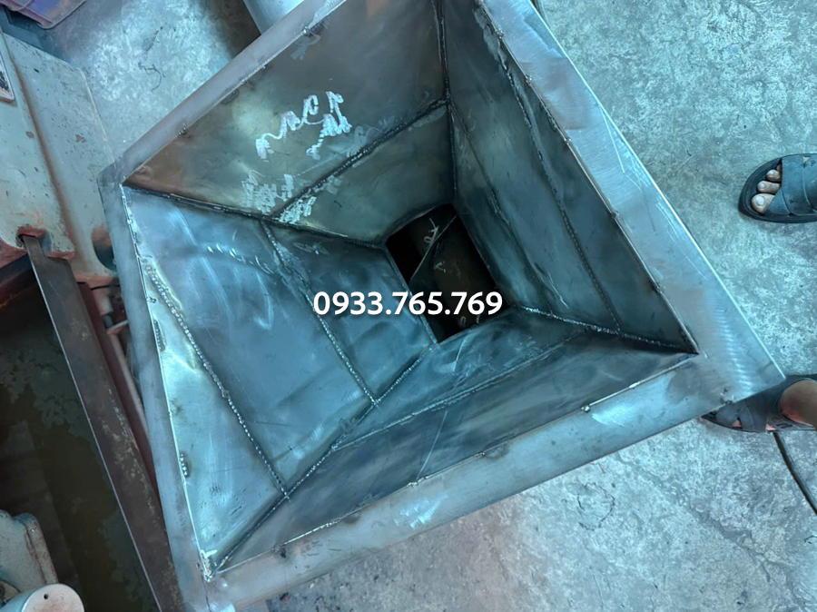 pheu chua vit tai ong inox 