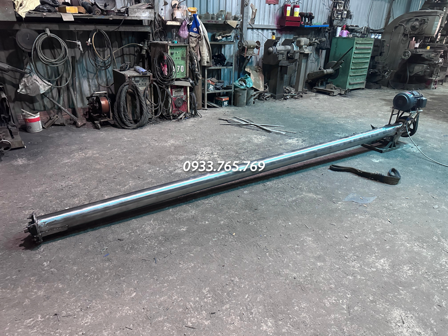 thi cong hoan thien vit tai ong inox