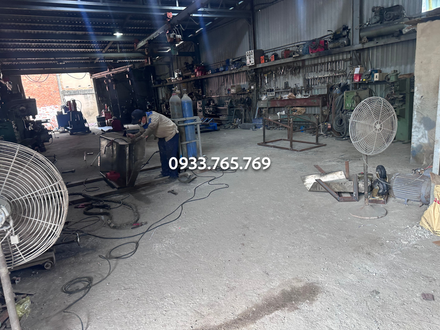 thi cong may sang rung inox