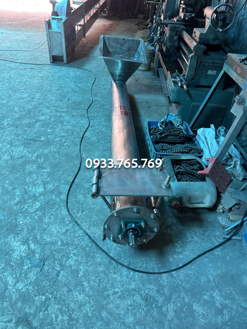 thi công vít tải ống inox 304