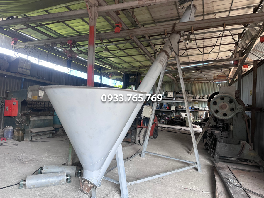 thi cong vit tai bot cho xe bon